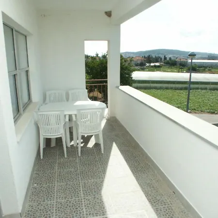 Lägenhet By The Sea Seget Donji, - 2041 Trogir