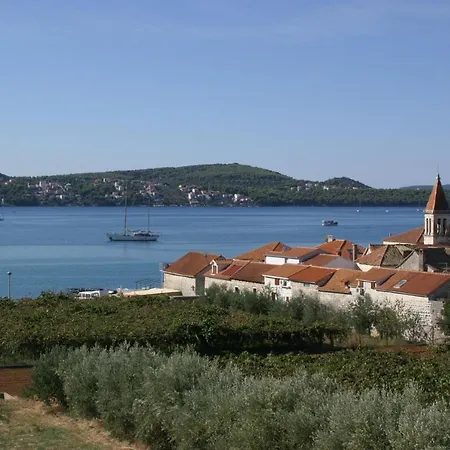 Lägenhet By The Sea Seget Donji, - 2041 Trogir